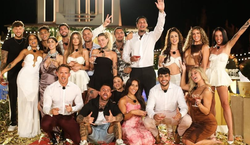 „Love Island VIP“-Finale: Siegerpaar überrascht! Sind SIE noch zusammen? | © loveisland.de/rtlzwei/Instagram/Screenshot