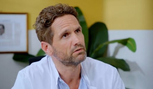 „Die Landarztpraxis“-Comeback: ER kehrt zurück und zieht einen endgültigen Schlussstrich | © Sat.1/Screenshot