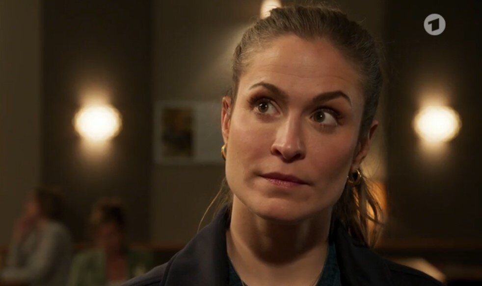 „Rote Rosen“: Abschied aus Lüneburg! SIE trifft eine Entscheidung, die alles verändert | © NDR/ARD/Screenshot