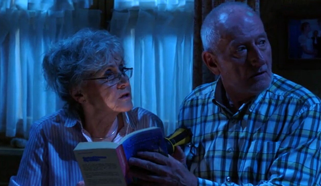 „Sturm der Liebe“: Alfons und Hildegard schweben in großer Gefahr! | © ARD/Screenshot