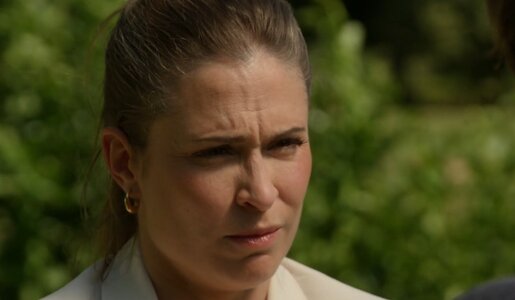 „Rote Rosen“: Überraschendes Wiedersehen! Ex-„AWZ“-Star mischt ARD-Serie auf | © NDR/ARD/Screenshot