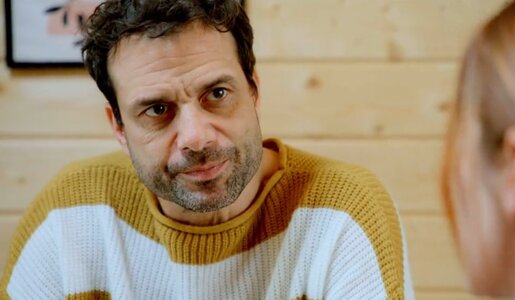 „Die Landarztpraxis“: Neuzugang sorgt für Gefühlschaos! Chris muss sich entscheiden | © SAT.1/Screenshot