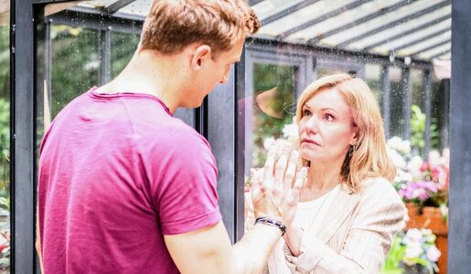 Plötzlicher Abschied bei „Sturm der Liebe“: SIE flieht nach Gefühlschaos | © ARD/WDR/Christof Arnold