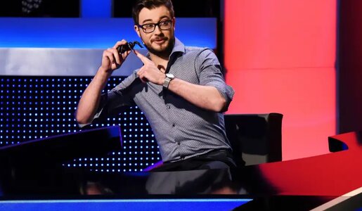 „Gefragt – Gejagt“: Quiz-Jäger Sebastian Klussmann erklärt den Erfolg in der TV-Todeszone | © ARD