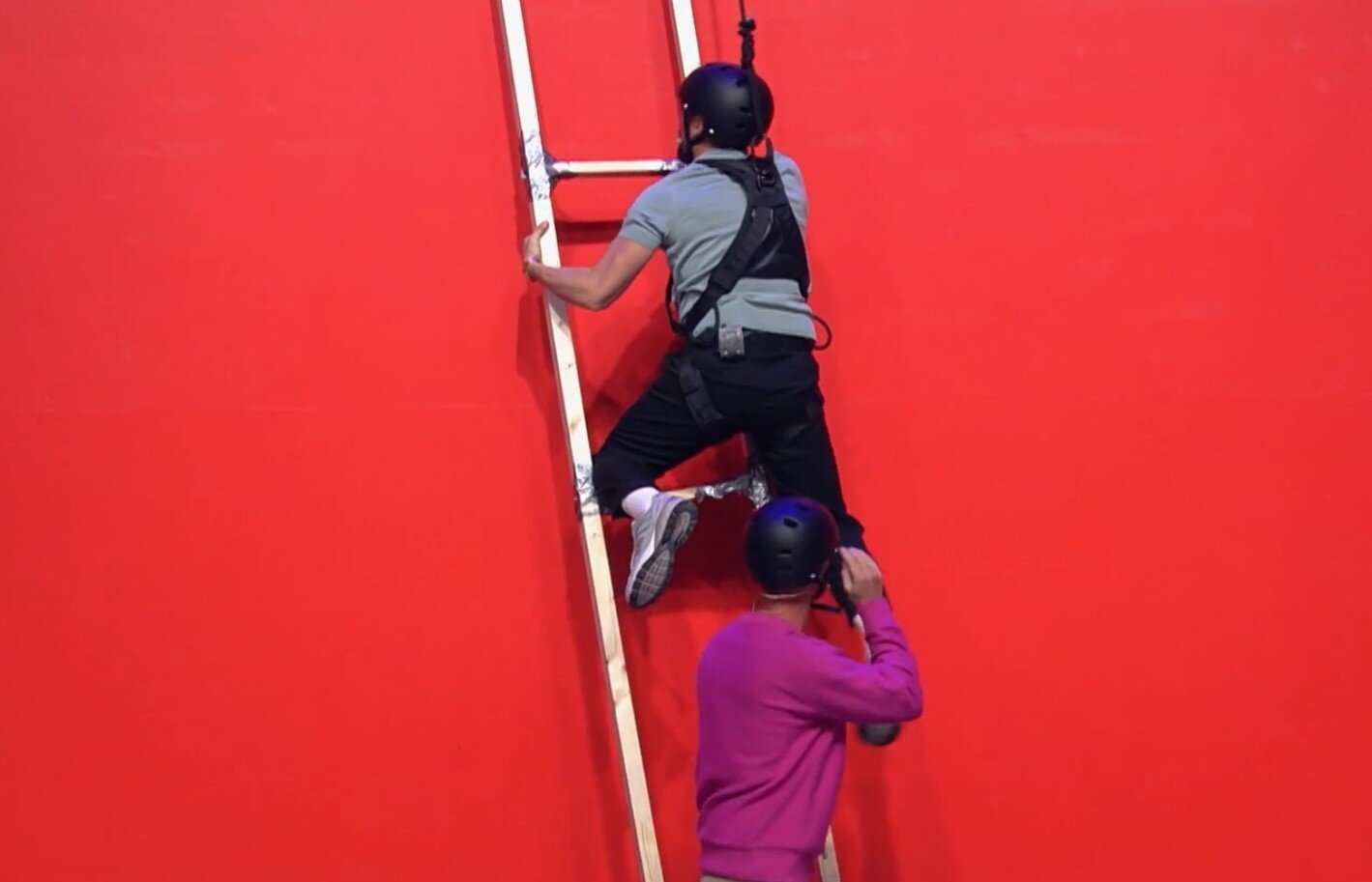 Nach „Joko & Klaas gegen ProSieben“-Pleite: 77 Minuten pure Kaminfeuer-Romantik auf Joyn | © ProSieben/Screenshot