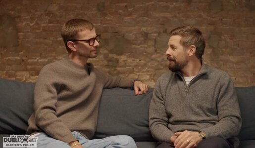 „Das Duell um die Welt“: DAS ist Joko & Klaas’ extremste Aktion im „Best of der Elemente – Feuer“ | © ProSieben/Screenshot