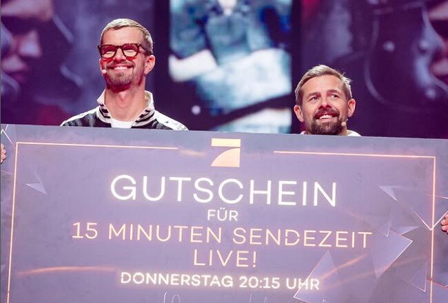 Geheime Botschaft im Teletext: Joko & Klaas verschenkten ProSieben-Sendezeit an Fans | © ProSieben/Screenshot