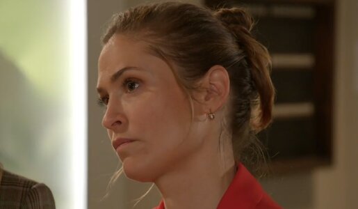 Gleich zwei Abschiede bei „Rote Rosen“: SIE reisen ab – Ersatz steht schon bereit! | © NDR/ARD/Screenshot