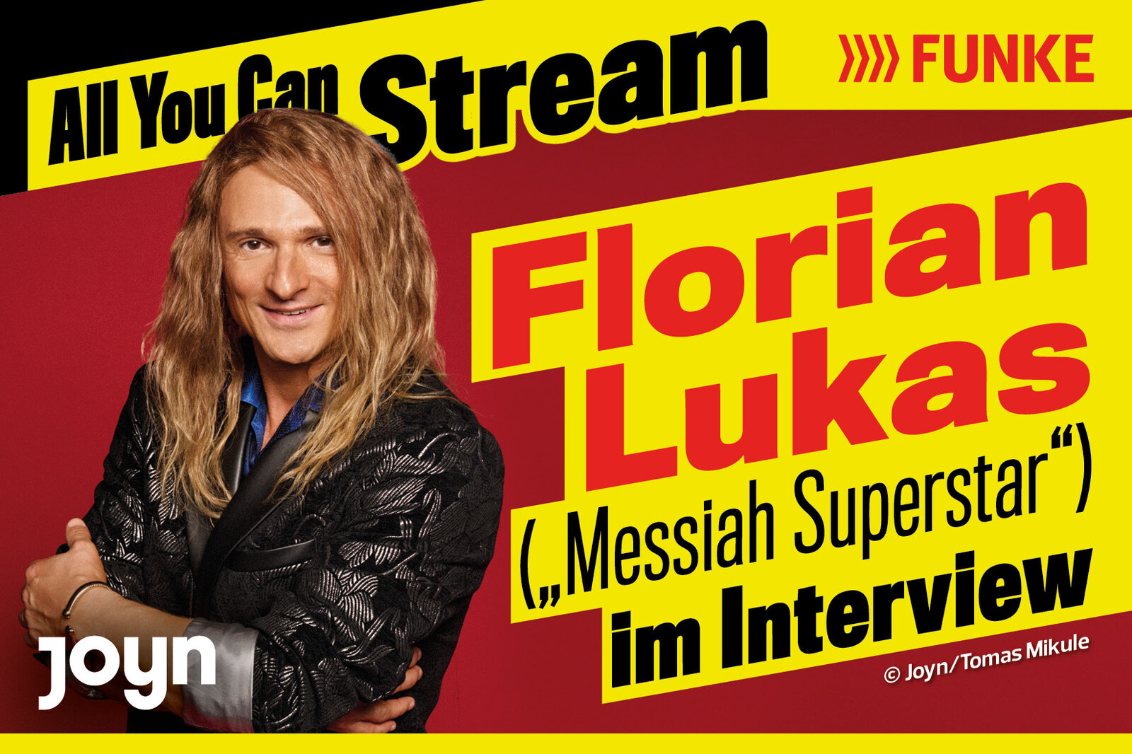 Florian Lukas spielt den 90er-Jahre-Popstar Messiah | ©  Joyn / Thomas Mikule