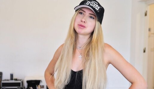 „Davina & Shania“: Dreck, Gestank & Druck! Erste eigene Wohnung wird zur Nervenprobe | © RTLZWEI/Screenshot