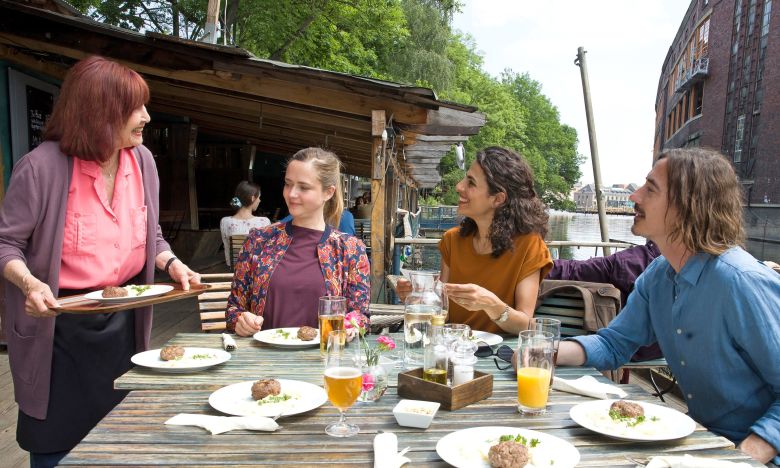 WaPo Berlin: „Drei Damen vom Grill“-Star verkauft wieder Buletten