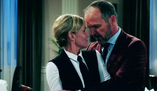 Liebescomeback bei „Sturm der Liebe“? Markus und Katja kommen sich wieder näher | © ARD/Screenshot