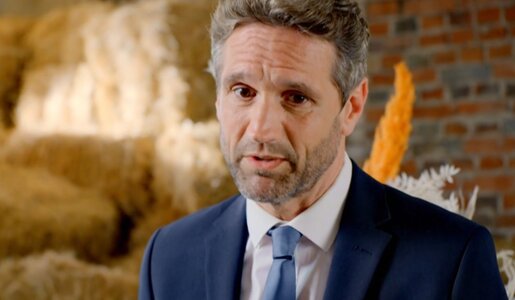 „Die Landarztpraxis“: Bittere Wahrheit – darum fehlt Sarah bei Isas Hochzeit | © SAT.1/Screenshot