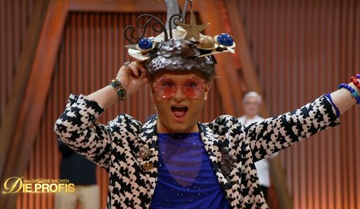 „Das große Backen – Die Profis“: Tränen, Geschrei und Ärger – Promi-Gast mischt Sat.1-Show auf | © Sat.1/Screenshot