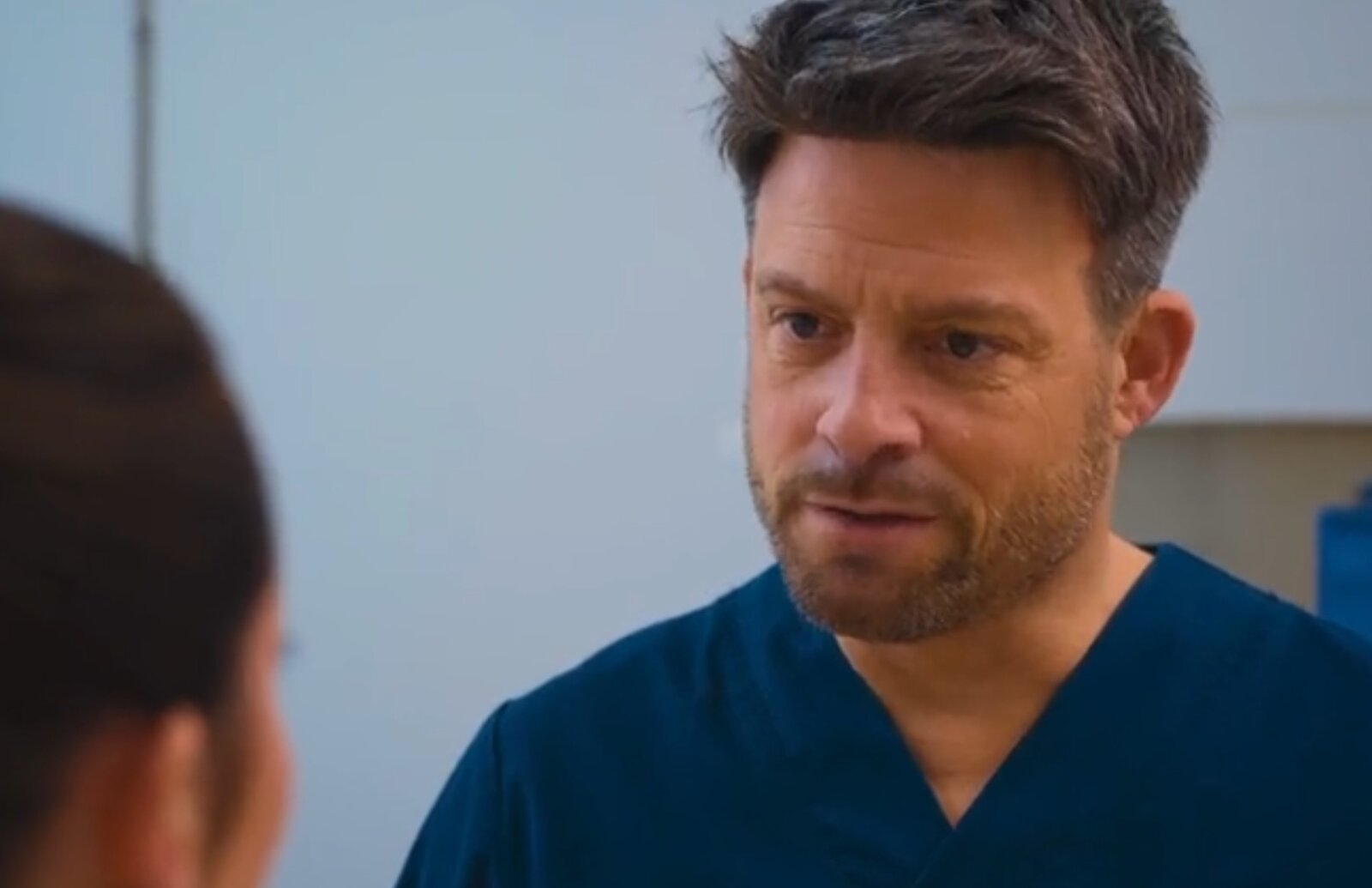 „Die Spreewaldklinik“: Vaterschaftstest enthüllt endlich – ist Erik wirklich Timmys Vater? | © SAT.1/Screenshot