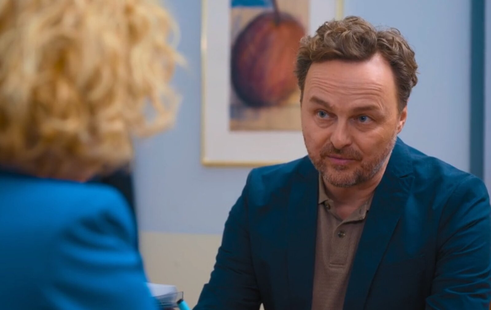 „Die Spreewaldklinik“: Riskanter Deal – Treibt Paul seine Familie in den Ruin? | © Sat.1/Screenshot