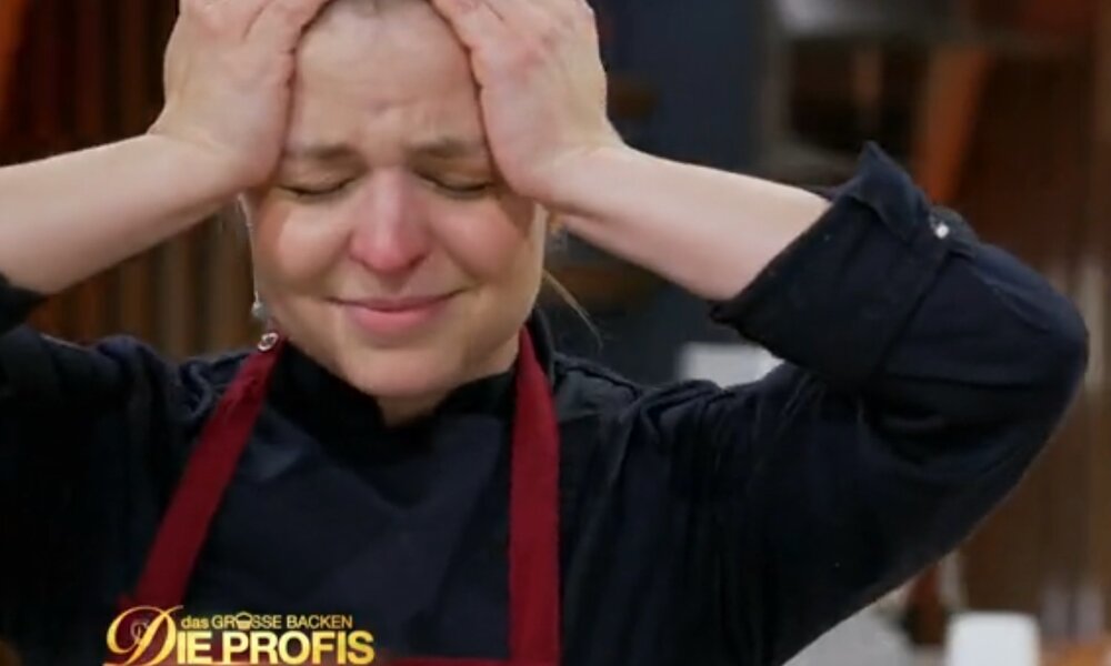 Kandidatin verzweifelt bei „Das große Backen – Die Profis“: „Hab doch bisschen Mitleid!“ | © Sat.1/Screenshot