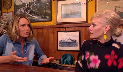 „Inas Nacht“: Jessy Wellmer über wilde Sportschau-Zeiten – „Mehr gesoffen“ als bei den Tagesthemen | © NDR/Screenshot