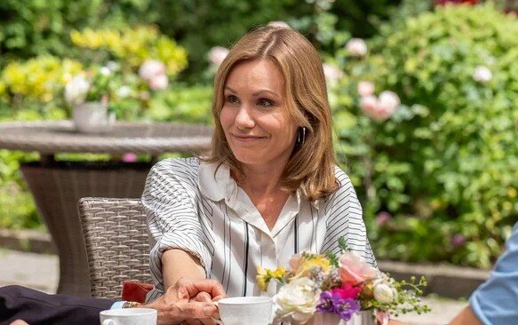 „Sturm der Liebe“-Star Isabell Stern lässt für den Playboy die Hüllen fallen | © ARD/WDR/Christof Arnold