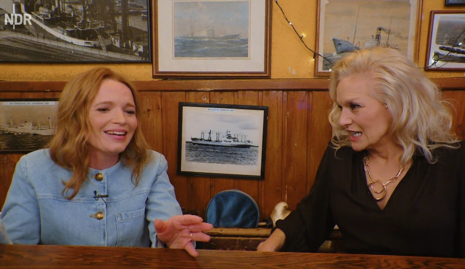 „Inas Nacht“: Karoline Herfurth gesteht betrunken eine Jugendsünde | © ARD/Screenshot