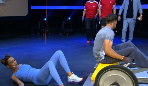 „Schlag den Star“: Verona Pooth verletzt! Arzt muss eingreifen | © ProSieben/Screenshot