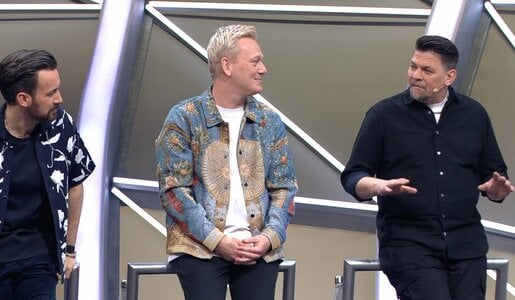 „Drei gegen Einen“: Nach Eltons Show-Aus – Tim Mälzer ätzt gegen Ex-Teamkollegen | © RTL/Screenshot