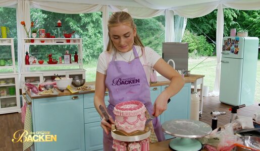 „Das große Backen“: Torten-Riss sorgt für große Verzweiflung – „Ich kann nichts mehr machen!“ | © Sat.1/Screenshot