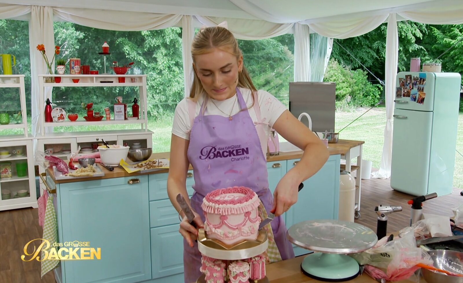 „Das große Backen“: Torten-Riss sorgt für große Verzweiflung – „Ich kann nichts mehr machen!“ | © Sat.1/Screenshot