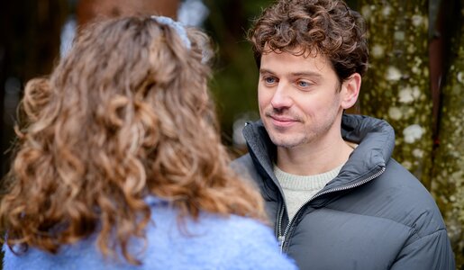 „Sturm der Liebe“: Direkt nach Ankunft – neuer Traummann sorgt für Ärger | © ARD/WDR/Christof Arnold