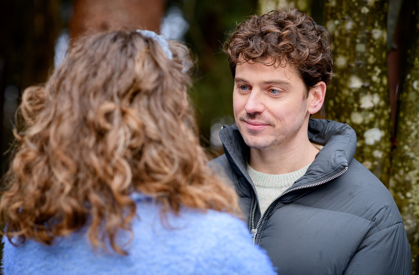 „Sturm der Liebe“: Direkt nach Ankunft – neuer Traummann sorgt für Ärger | © ARD/WDR/Christof Arnold