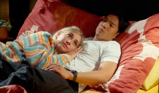 Nächster Abschied bei „Rote Rosen“? Noah erhält verlockendes Jobangebot – Toni ist entsetzt! | © NDR/ARD/Studio Hamburg Serienwerft