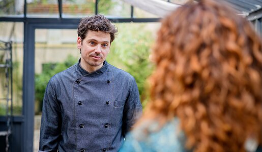 Liebesgeständnis bei „Sturm der Liebe“: Meint Kilian es wirklich ernst mit Fanny? | © ARD/WDR/Christof Arnold