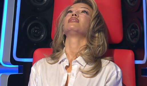 Tränen bei „The Voice“: Shirin David kann ihr Talent nicht gehen lassen | © Sat.1/Screenshot