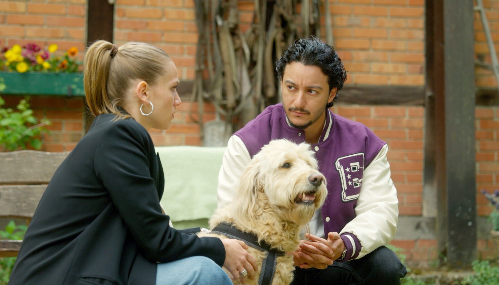 „Rote Rosen“: SIE will einen Neuanfang wagen – aber nicht allein! | © NDR/ARD/Studio Hamburg Serienwerft