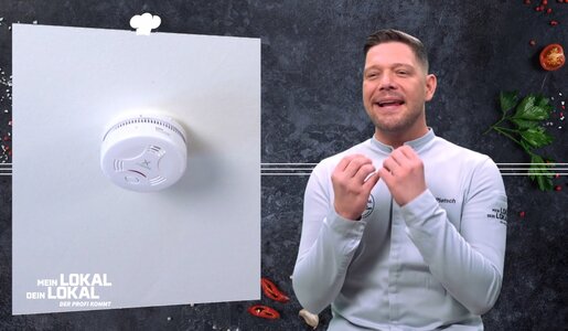 Feuer-Alarm bei „Mein Lokal, Dein Lokal“: Plötzlich geht der Feuermelder an | © KabelEins/Screenshot