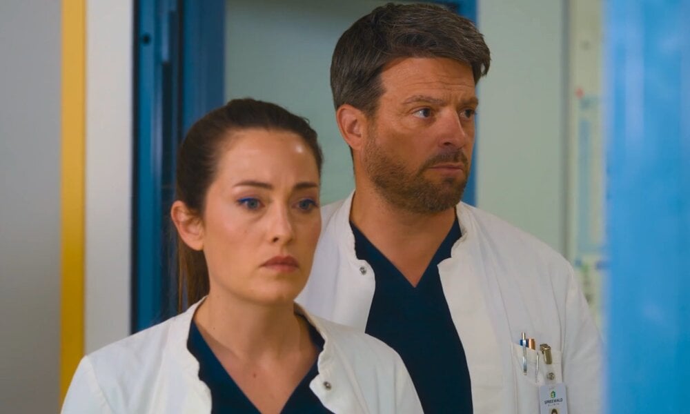 „Die Spreewaldklinik“: Timmy auf der Intensivstation! Kommt Monas Lüge jetzt ans Licht? | © Sat.1/Screenshot