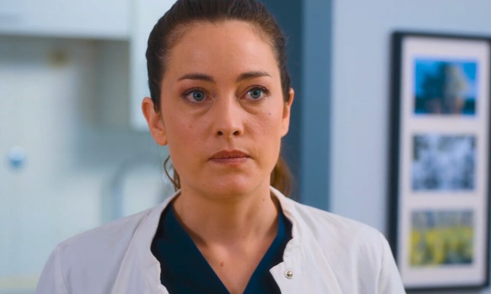 „Die Spreewaldklinik“: Mona in Bedrängnis – Timmys echter Vater taucht plötzlich auf! | © Sat.1/Screenshot