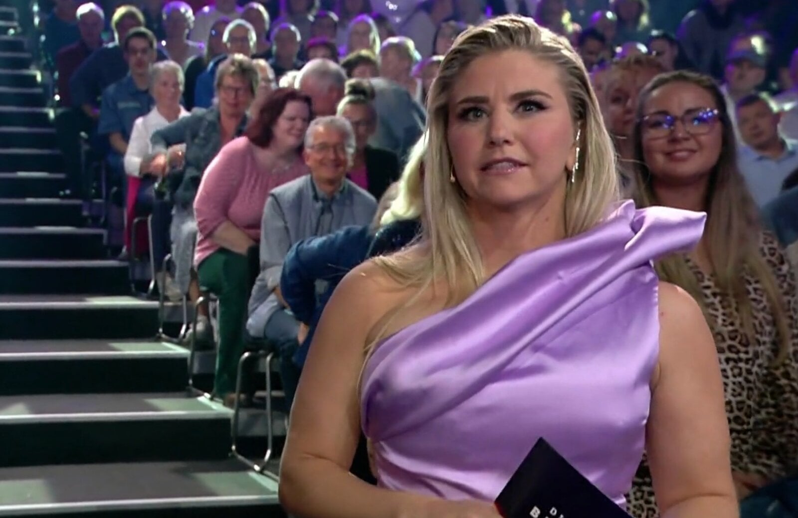 „Die Beatrice Egli Show“: Gast bricht in Tränen aus! Egli sorgt für emotionale Überraschung | © DasErste/Screenshot