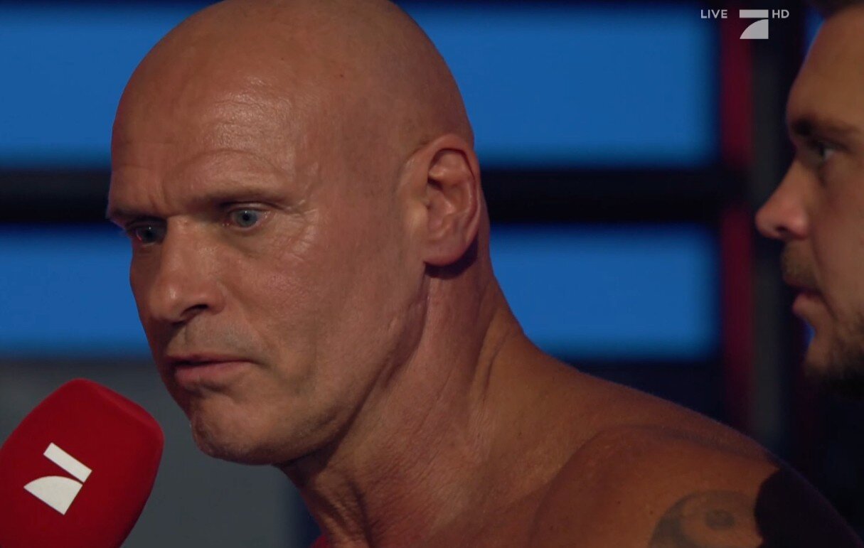 Tränen beim „TV Total Turmspringen“-Jubiläum: Thorsten Legat verletzt sich erneut | © ProSieben/Screenshot