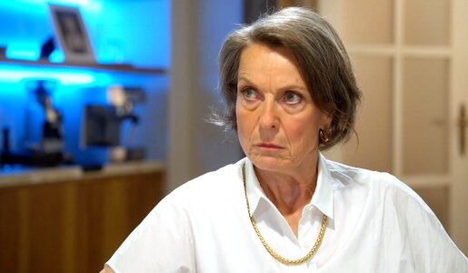 „Rote Rosen“: Richard nutzt Bellas Abschied schamlos aus | © NDR/ARD/Studio Hamburg Serienwerft