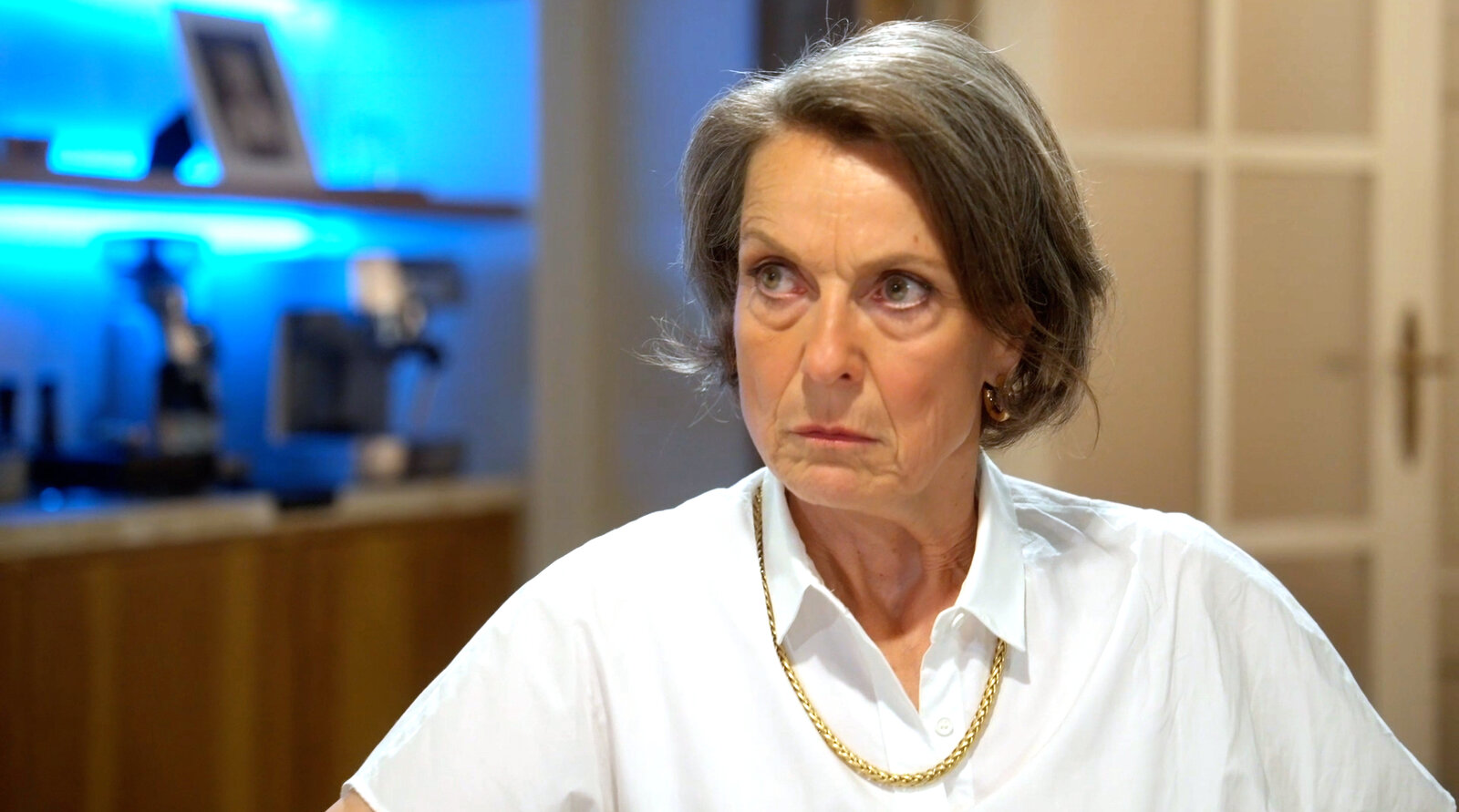 „Rote Rosen“: Richard nutzt Bellas Abschied schamlos aus | © NDR/ARD/Studio Hamburg Serienwerft