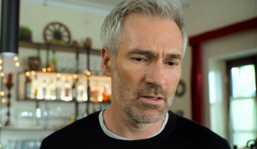 „Die Landarztpraxis“: Neuling Simon sorgt für Rätsel – Wer ist Finn? | © Sat.1/Screenshot