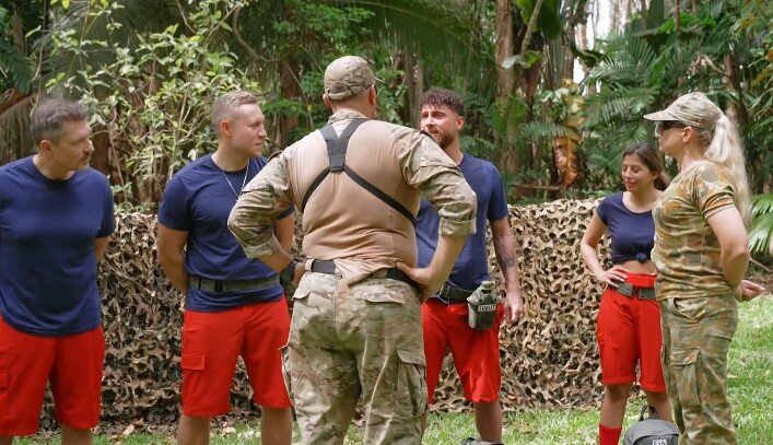 Ekel-Schmuggel im „Dschungelcamp“: Kandidat versteckt Gegenstand im Allerwertesten | © RTL/Screenshot