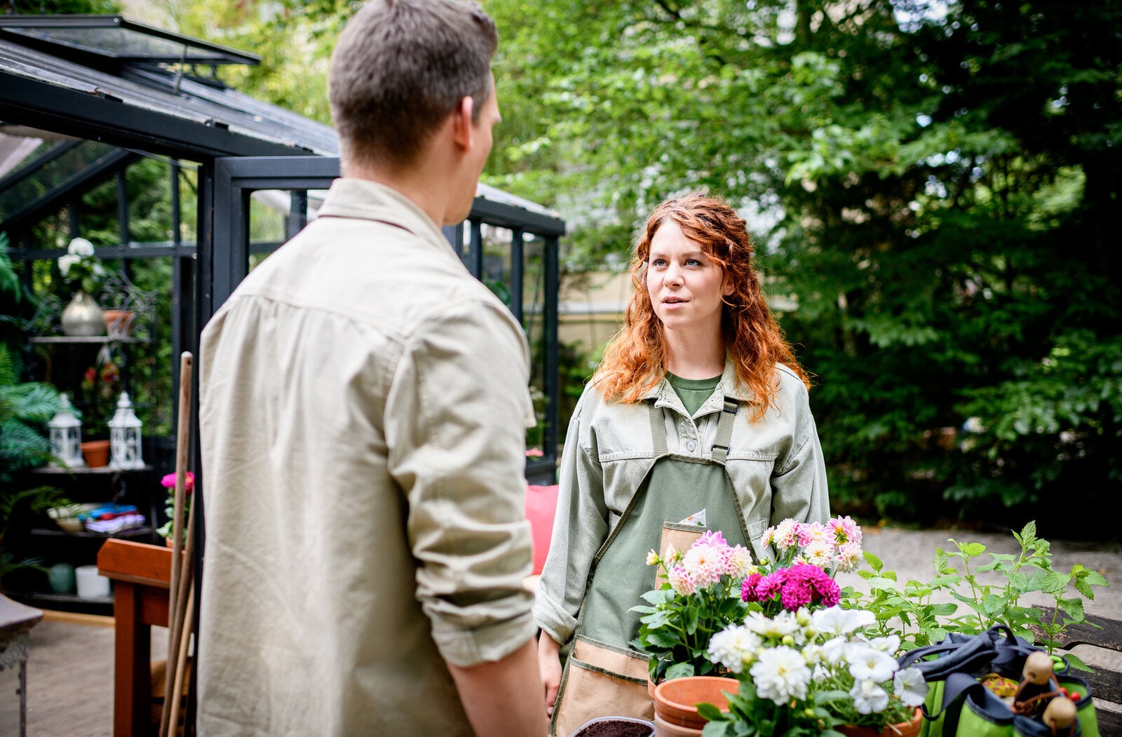 „Sturm der Liebe“-Neuzugang macht Fanny ein überraschendes Geständnis | © ARD/WDR/Christof Arnold