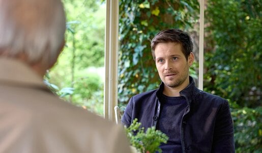 „Sturm der Liebe“-Neuzugang bringt Werners Enkel in Bedrängnis – was verheimlicht er? | © ARD/WDR/Christof Arnold