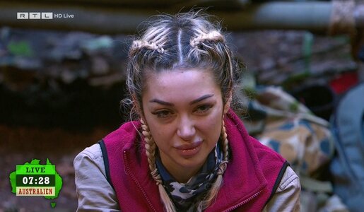 Mega-Überraschung im „Dschungelcamp“: Ariel fliegt kurz vor dem Halbfinale raus | © RTL