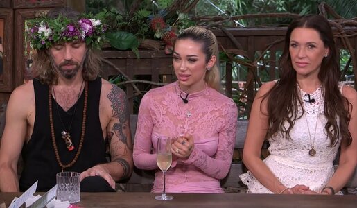 Überraschung beim „Dschungelcamp“-Wiedersehen: Ariel entschuldigt sich bei Gil Ofarim | © RTL