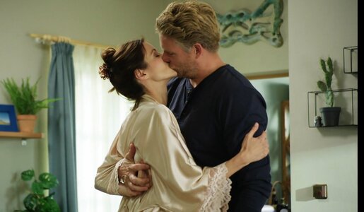 „Die Landarztpraxis“: Es knistert erneut! Werden Max und Alexandra endlich ein Paar? | © Sat.1