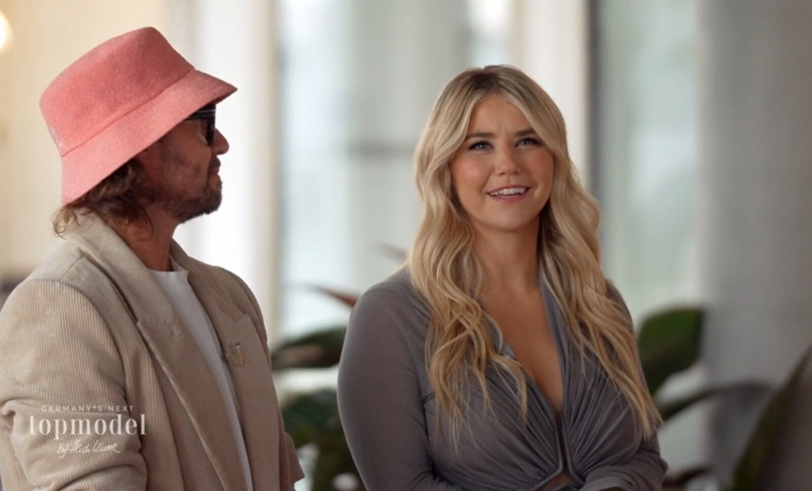 Beatrice Egli auf Männersuche bei „GNTM“: „Er soll Beatrice verführen!“ | © ProSieben