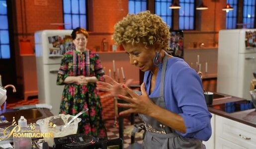 „Das große Promibacken“: „Kannst du vergessen!“ – Arabellas Waffel-Torte bricht völlig zusammen | © Sat.1